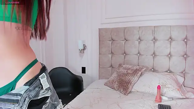 Snapshot of DulceEstrella_ chatting on 28, 9, 2025 DulceEstrella online show from 28, 9, 2025