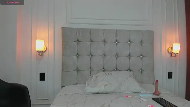 Snapshot of DulceEstrella_ chatting on 4, 10, 2025 DulceEstrella online show from 4, 10, 2025