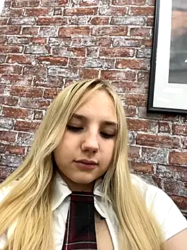 Sky Cutie online show from 7, 10, 2025