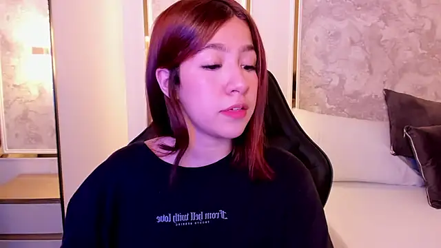 doll eyees  online show from 18, 9, 2025