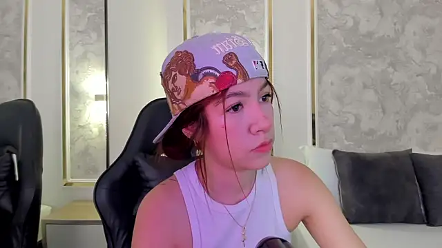 doll eyees  online show from 23, 9, 2025