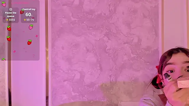 doll eyees  online show from 30, 10, 2025