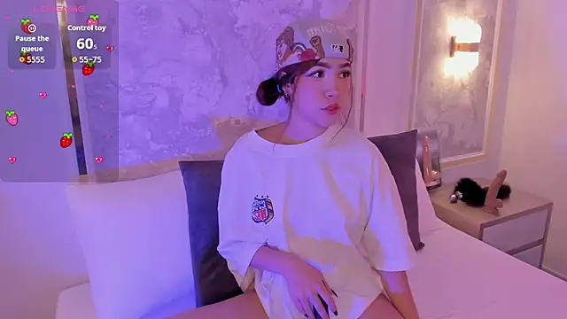 doll eyees  online show from 8, 11, 2025