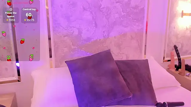 doll eyees  online show from 11, 11, 2025