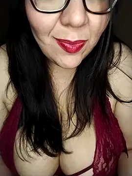 Snapshot of lucecitaxxx chatting on 26, 10, 2025 lucecitaxxx online show from 26, 10, 2025