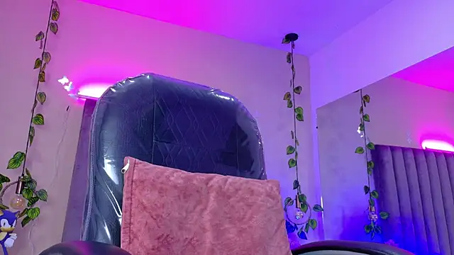 Snapshot of Nascary_Fox chatting on 15, 7, 2026 Nascary Fox online show from 15, 7, 2026
