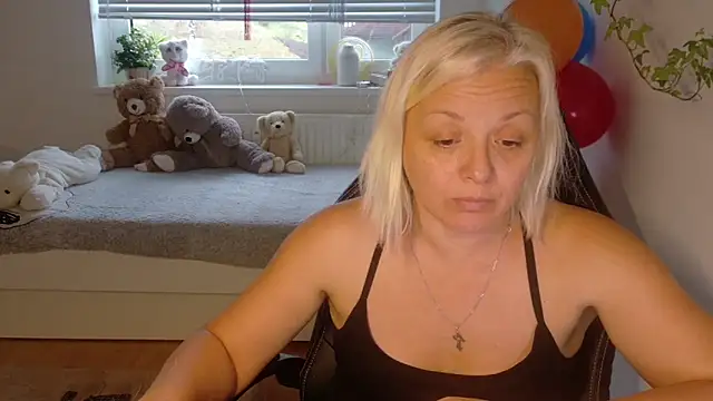 Linsy Kim online show from 17, 12, 2025