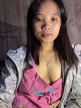 Snapshot of Ngoc-bbi chatting on 24, 10, 2025 Ngoc-bbi online show from 24, 10, 2025