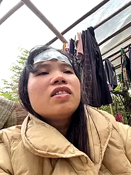 Snapshot of Ngoc-bbi chatting on 27, 10, 2025 Ngoc-bbi online show from 27, 10, 2025