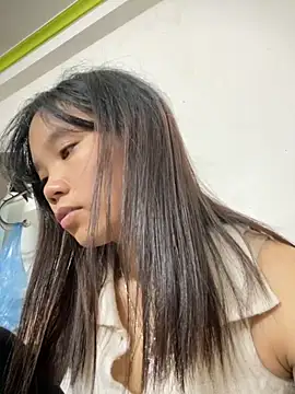 Snapshot of Ngoc-bbi chatting on 11, 11, 2025 Ngoc-bbi online show from 11, 11, 2025