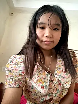 Snapshot of Ngoc-bbi chatting on 14, 11, 2025 Ngoc-bbi online show from 14, 11, 2025