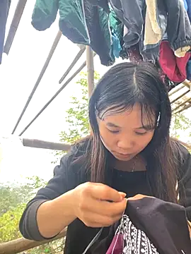 Snapshot of Ngoc-bbi chatting on 17, 11, 2025 Ngoc-bbi online show from 17, 11, 2025