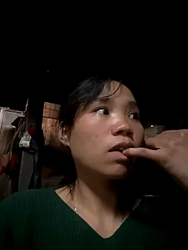 Snapshot of Ngoc-bbi chatting on 5, 12, 2025 Ngoc-bbi online show from 5, 12, 2025