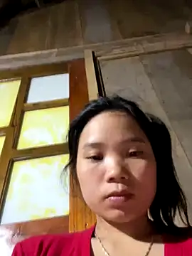 Snapshot of Ngoc-bbi chatting on 14, 12, 2025 Ngoc-bbi online show from 14, 12, 2025