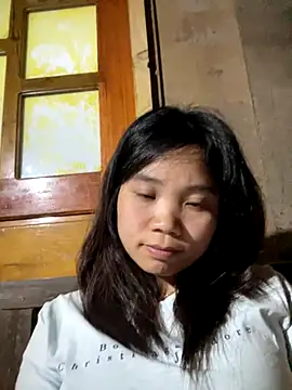 Snapshot of Ngoc-bbi chatting on 16, 12, 2025 Ngoc-bbi online show from 16, 12, 2025