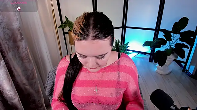 Snapshot of HeyMary chatting on 27, 9, 2025 HeyMary online show from 27, 9, 2025