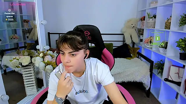 Cocoa Sins online show from 18, 10, 2025