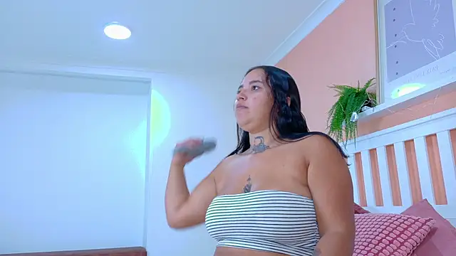 Snapshot of BriannaBennett__ chatting on 11, 9, 2025 BriannaBennett online show from 11, 9, 2025