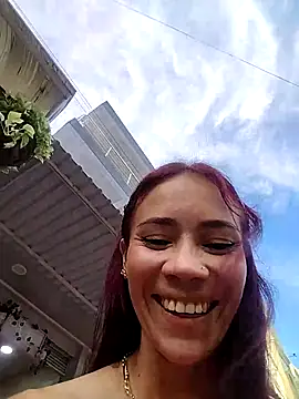 dulcelatin21 online show from 1, 11, 2025