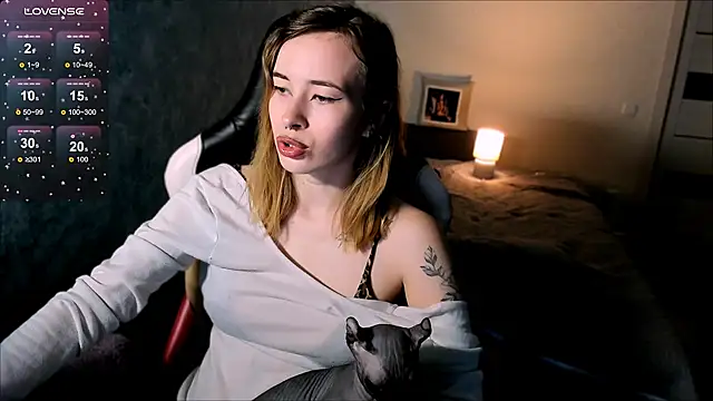 Snapshot of ZoyaMill chatting on 6, 7, 2026 ZoyaMill online show from 6, 7, 2026