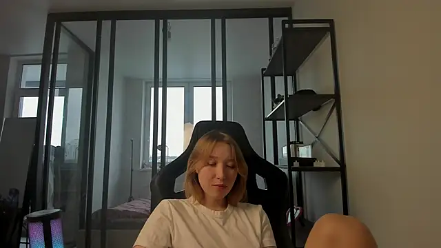 Agatha May online show from 30, 11, 2025