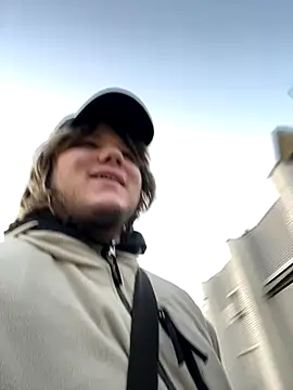 desiredude9 online show from 18, 10, 2025