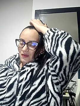 Snapshot of sarita_star chatting on 8, 10, 2025 sarita star online show from 8, 10, 2025