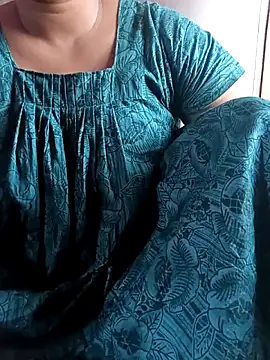 Snapshot of Aaradhya_Sharma chatting on 11, 10, 2025 Aaradhya Sharma online show from 11, 10, 2025