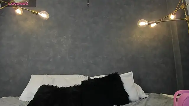 skailyn angels online show from 9, 9, 2025