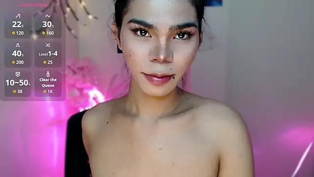 Snapshot of dianne_swift chatting on 10, 11, 2025 dianne swift online show from 10, 11, 2025