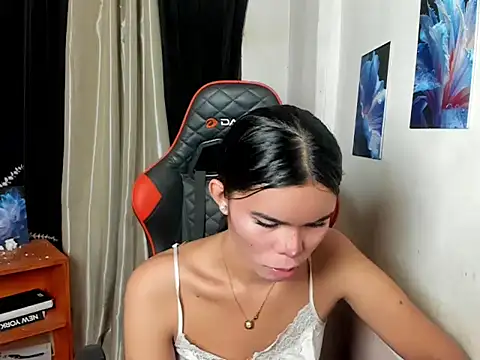 Snapshot of dianne_swift chatting on 28, 6, 2026 dianne swift online show from 28, 6, 2026