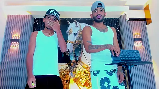 Snapshot of Extreme_boys2 chatting on 6, 11, 2025 Extreme boys2 online show from 6, 11, 2025