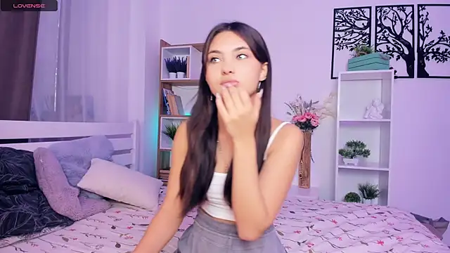 Snapshot of FunnyyMonkeyy chatting on 18, 10, 2025 FunnyyMonkeyy online show from 18, 10, 2025