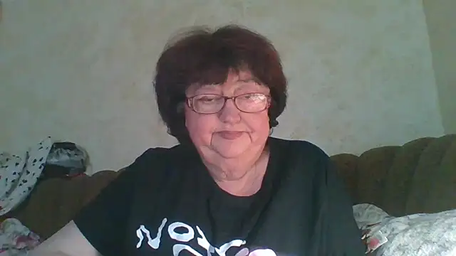 Snapshot of MilaSky5303 chatting on 10, 10, 2025 MilaSky5303 online show from 10, 10, 2025