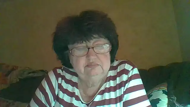 Snapshot of MilaSky5303 chatting on 12, 10, 2025 MilaSky5303 online show from 12, 10, 2025