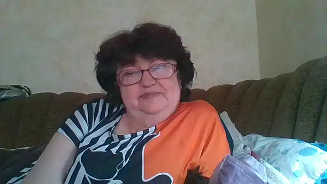 Snapshot of MilaSky5303 chatting on 14, 10, 2025 MilaSky5303 online show from 14, 10, 2025