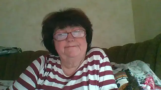 Snapshot of MilaSky5303 chatting on 18, 10, 2025 MilaSky5303 online show from 18, 10, 2025