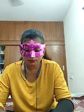 Snapshot of your_chandni04 chatting on 8, 10, 2025 your chandni04 online show from 8, 10, 2025