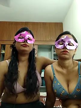 Snapshot of your_chandni04 chatting on 10, 10, 2025 your chandni04 online show from 10, 10, 2025