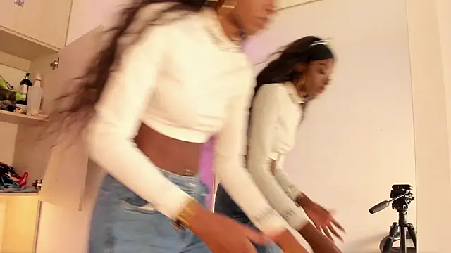 Stefannyevans  online show from 12, 2, 2026