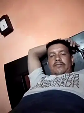 Snapshot of colombiano198720 chatting on 2, 12, 2025 colombiano198720 online show from 2, 12, 2025