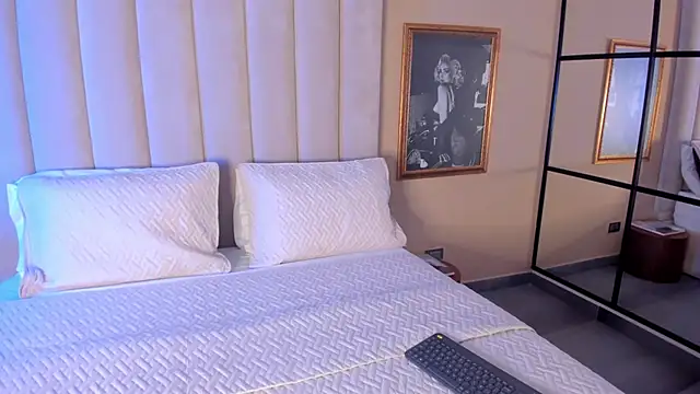 Snapshot of AnnyBentley chatting on 23, 9, 2025 AnnyBentley online show from 23, 9, 2025