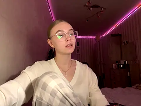 Snapshot of bellameow88 chatting on 12, 11, 2025 bellameow88 online show from 12, 11, 2025