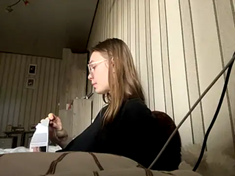 Snapshot of bellameow88 chatting on 14, 11, 2025 bellameow88 online show from 14, 11, 2025