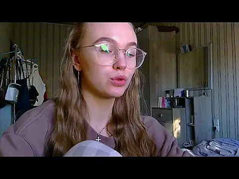 Snapshot of bellameow88 chatting on 17, 11, 2025 bellameow88 online show from 17, 11, 2025