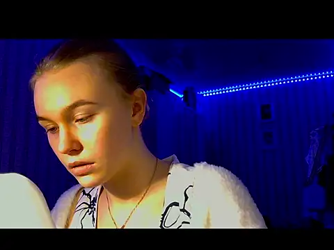 Snapshot of bellameow88 chatting on 15, 12, 2025 bellameow88 online show from 15, 12, 2025