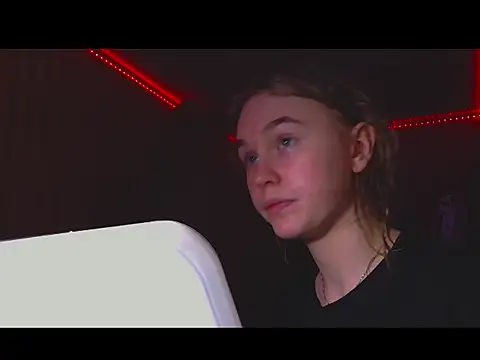 Snapshot of bellameow88 chatting on 18, 12, 2025 bellameow88 online show from 18, 12, 2025