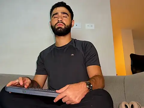 zack sullivan22 online show from 25, 2, 2026