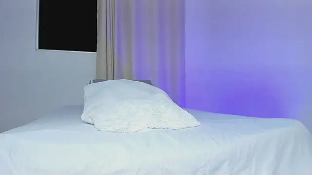 Selenafox 0 online show from 10, 9, 2025