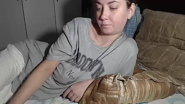 petite danielle online show from 13, 1, 2026